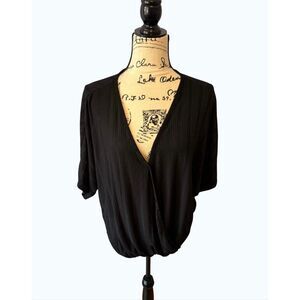 Daytrip Buckle Black Ribbed Surplice Dolman Top Large